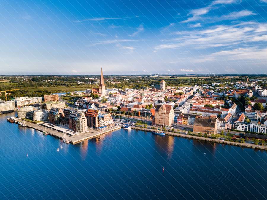 Stadthafen Rostock am frühen Abend