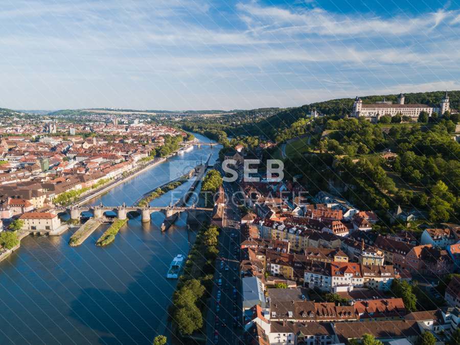 Alte Mainbrücke und Festung Marienberg