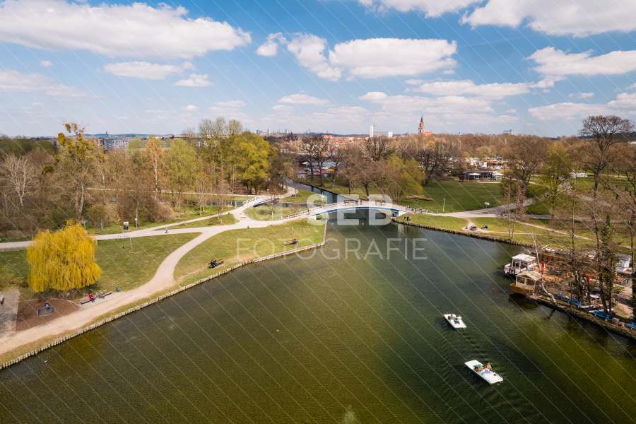 Tretboote auf dem Tollensesee