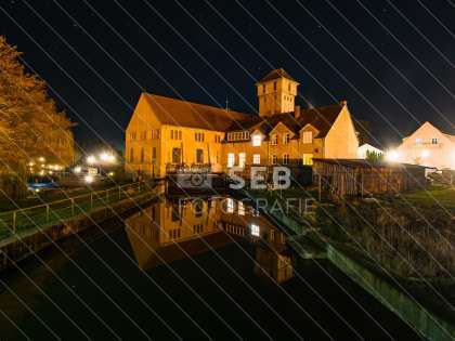 E-Werk Neustadt-Glewe bei Nacht