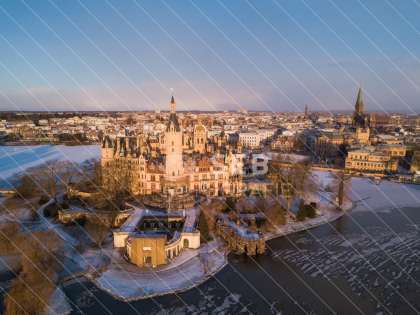 Schweriner Schloss bei Frost