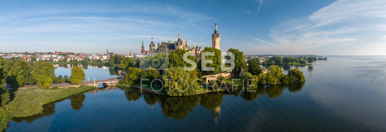 Panorama mit dem Schweriner Schloss
