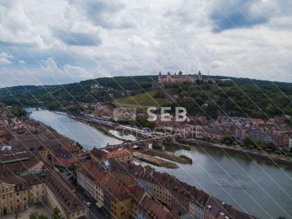 Blick über den Main zur Festung Marienberg
