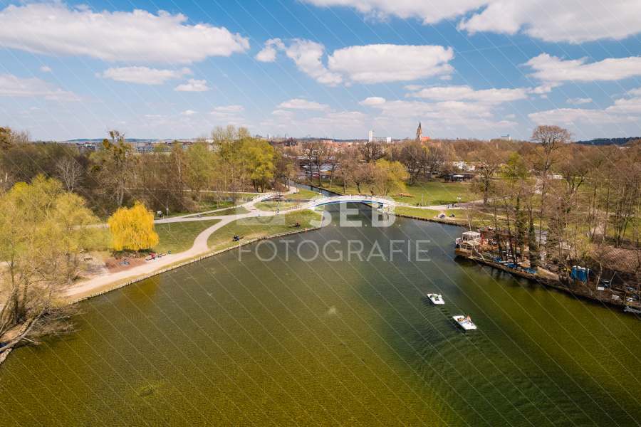 Tretboote auf dem Tollensesee
