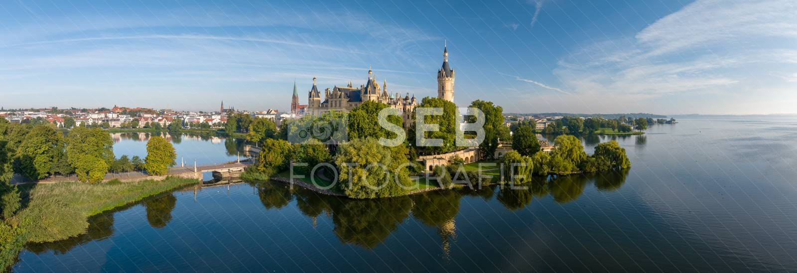 Panorama mit dem Schweriner Schloss